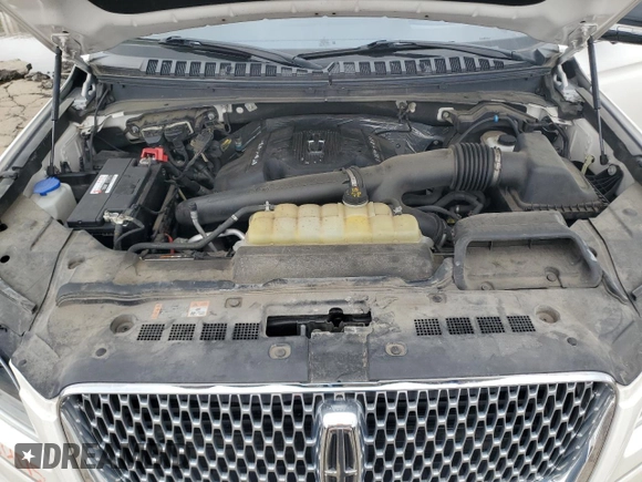 2019 Lincoln Navigator Reserve with VIN 5LMJJ2LT1KEL25094, listed as a Copart auction lot 58539865 with 63,167 mi miles and Salvage title. Bid and sale history available at DreamBid. Image 12.