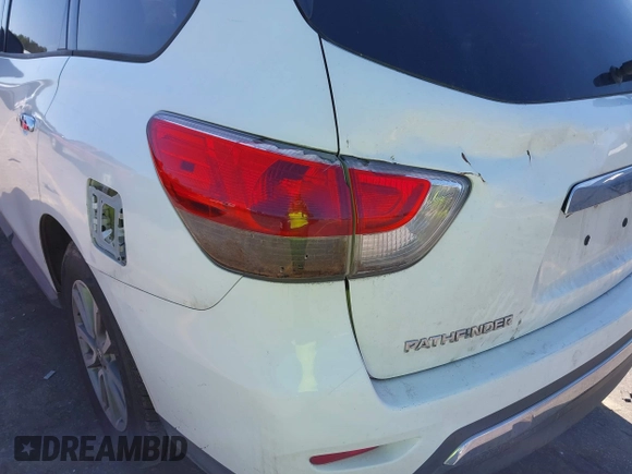 2016 Nissan Pathfinder Platinum with VIN 5N1AR2MM2GC643957, listed as a IAAI auction lot 41650970 with 165,177 mi miles. Bid and sale history available at carsss.com. Image 19.