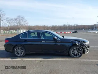 2018 BMW 5 Series 530i xDrive с VIN WBAJA7C55JWA71551, выставлен на аукционе IAAI как лот 41779459 с пробегом 155 424 миль миль и . История ставок и продаж доступна на DreamBid. Изображение 14.