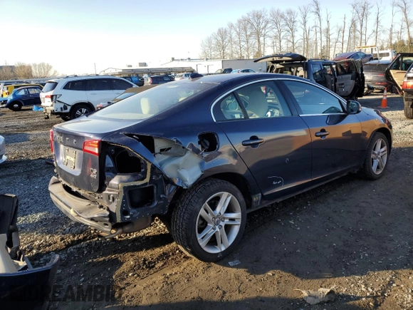 2015 Volvo S60 T5 Premier with VIN YV1612TBXF1304756, listed as a Copart auction lot 43284325 with 83,428 mi miles and Salvage Title. Bid and sale history available at carsss.com. Image 3.
