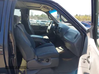 2001 Ford F-150 XL with VIN 2FTRX18L01CA83673, listed as a IAAI auction lot 41943618 with 130,717 mi miles. Bid and sale history available at carsss.com. Image 5.