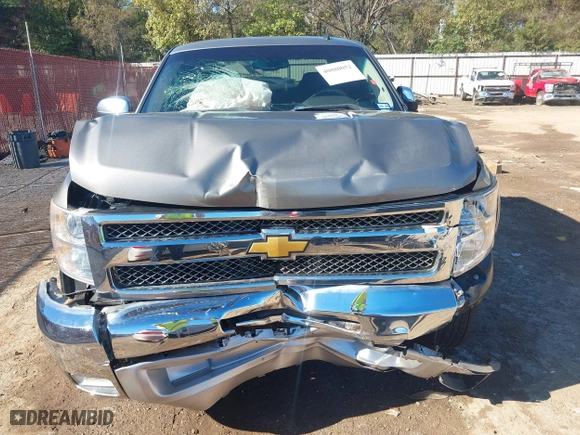 2012 Chevrolet Silverado 1500 LT with VIN 1GCRCSE06CZ277402, listed as a IAAI auction lot 40880052 with 140,769 mi miles. Bid and sale history available at carsss.com. Image 6.