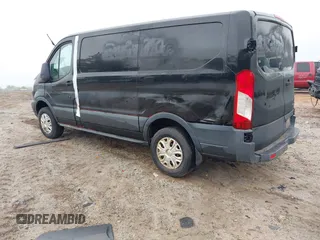 2017 Ford Transit z VIN 1FTYE1YM6HKA47762, wystawiony jako IAAI lot #41799938 z przebiegiem Nie podano mil oraz . Historia ofert i sprzedaży dostępna na DreamBid. Obrazek 3.