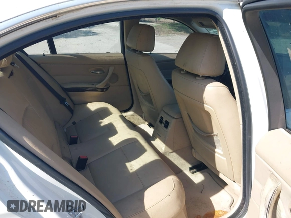 2007 BMW 3 Series 335i z VIN WBAVB73597VF54067, wystawiony jako IAAI lot #42139302 z przebiegiem Nie podano mil oraz . Historia ofert i sprzedaży dostępna na DreamBid. Obrazek 8.