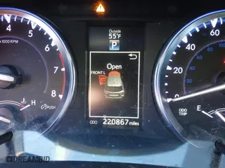 2014 Toyota Highlander XLE with VIN 5TDKKRFH2ES021473, listed as a IAAI auction lot 41809149 with 220,867 mi miles. Bid and sale history available at carsss.com. Image 15.