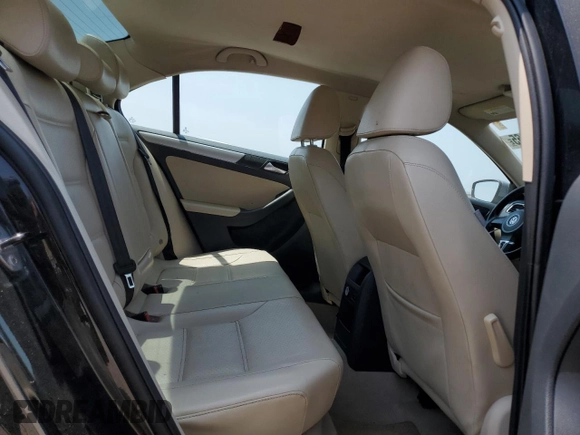 2013 Volkswagen Jetta SE with VIN 3VWDX7AJ4DM257210, listed as a Copart auction lot 61043365 with 85,166 mi miles and Salvage title. Bid and sale history available at DreamBid. Image 10.
