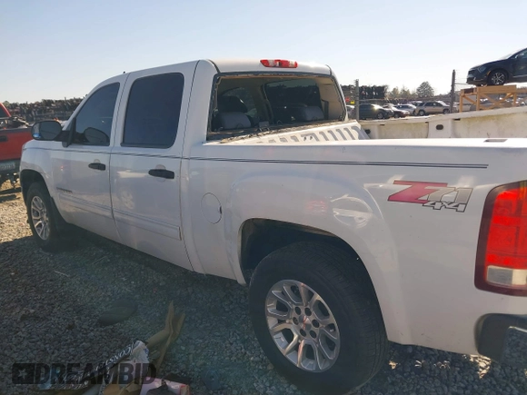 2007 GMC Sierra 1500 SLT z VIN 3GTEK13367G532144, wystawiony jako IAAI lot #41237508 z przebiegiem Nie podano mil oraz . Historia ofert i sprzedaży dostępna na DreamBid. Obrazek 15.