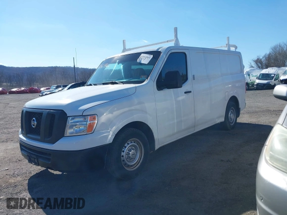 2014 Nissan NV S z VIN 1N6BF0KXXEN107999, wystawiony jako IAAI lot #40969864 z przebiegiem 161 431 mil mil oraz . Historia ofert i sprzedaży dostępna na DreamBid. Obrazek 2.