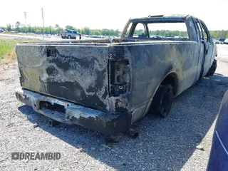 2005 Ford F-150 XL с VIN 1FTRF12205NA55424, выставлен на аукционе IAAI как лот 42035951 с пробегом Не указан миль и . История ставок и продаж доступна на DreamBid. Изображение 4.