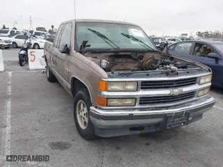 1997 Chevrolet C/K 1500 with VIN 2GCEC19M3V1126616, listed as a IAAI auction lot 41885095 with NaN miles. Bid and sale history available at carsss.com. Image 1.
