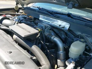 2017 Chevrolet Silverado 2500HD LTZ z VIN 1GC1KWEY1HF178685, wystawiony jako IAAI lot #43085790 z przebiegiem 178 317 mil mil oraz . Historia ofert i sprzedaży dostępna na DreamBid. Obrazek 19.