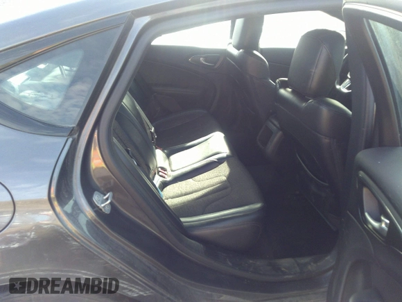 2015 Chrysler 200 S with VIN 1C3CCCBGXFN515782, listed as a IAAI auction lot 41639282 with 138,747 mi miles. Bid and sale history available at carsss.com. Image 8.