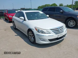 2013 Hyundai Genesis 3.8L z VIN KMHGC4DD2DU239750, wystawiony jako IAAI lot #42466933 z przebiegiem 105 159 mil mil oraz . Historia ofert i sprzedaży dostępna na DreamBid. Obrazek 1.
