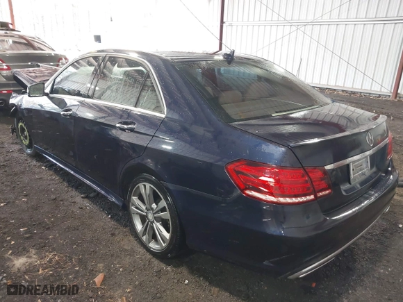 2016 Mercedes-Benz E-Class E 350 Sport with VIN WDDHF5KBXGB197373, listed as a IAAI auction lot 41415077 with 111,399 mi miles. Bid and sale history available at carsss.com. Image 3.