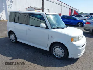 2005 Scion xB z VIN JTLKT324554003126, wystawiony jako IAAI lot #42107573 z przebiegiem 83 722 mil mil oraz . Historia ofert i sprzedaży dostępna na DreamBid. Obrazek 1.