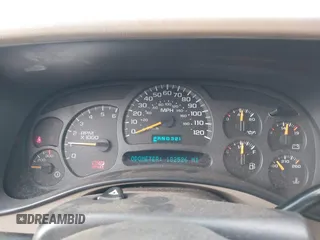 2003 Chevrolet Silverado 1500HD LS z VIN 1GCGK13U23F158628, wystawiony jako IAAI lot #42315357 z przebiegiem 182 526 mil mil oraz . Historia ofert i sprzedaży dostępna na DreamBid. Obrazek 7.