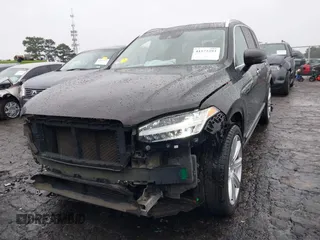 2016 Volvo XC90 T6 Inscription with VIN YV4A22PL6G1016828, listed as a IAAI auction lot 41572292 with 124,343 mi miles. Bid and sale history available at carsss.com. Image 6.