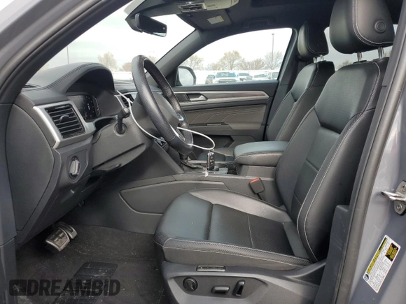 2022 Volkswagen Atlas SEL R-Line z VIN 1V2SE2CA3NC206184, wystawiony jako Copart lot #85261314 z przebiegiem 42 156 mil mil oraz Szkoda całkowita • Salvage title. Historia ofert i sprzedaży dostępna na DreamBid. Obrazek 7.