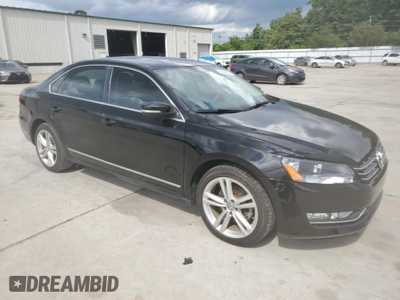 2014 Volkswagen Passat SEL Premium with VIN 1VWCN7A3XEC062797, listed as a Copart auction lot 60290515 with 83,279 mi miles and Salvage title. Bid and sale history available at DreamBid. Image 4.