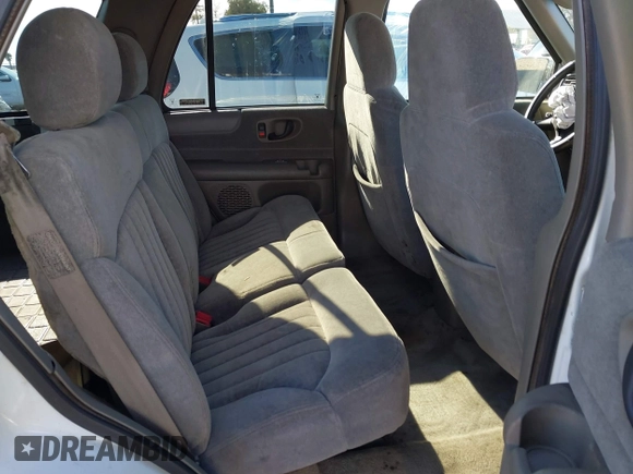 2001 Chevrolet Blazer LT z VIN 1GNCS13W712122865, wystawiony jako IAAI lot #41997035 z przebiegiem 161 862 mil mil oraz . Historia ofert i sprzedaży dostępna na DreamBid. Obrazek 8.