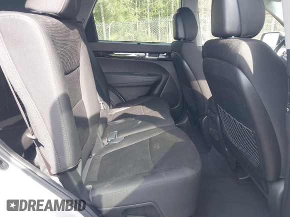 2015 Kia Sorento LX with VIN 5XYKT4A66FG604410, listed as a IAAI auction lot 42012639 with 80,765 mi miles. Bid and sale history available at carsss.com. Image 8.