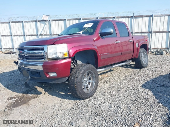 2008 Chevrolet Silverado 1500 LT w/1LT with VIN 2GCEK13J181246470, listed as a IAAI auction lot 40390209 with 195,631 mi miles. Bid and sale history available at carsss.com. Image 19.