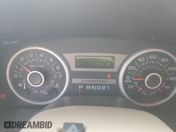 2005 Ford Expedition Eddie Bauer with VIN 1FMPU17545LA15984, listed as a Copart auction lot 57132095 with 176,554 mi miles and Clean title. Bid and sale history available at DreamBid. Image 9.