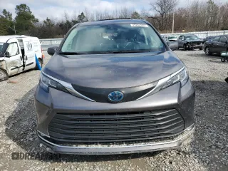 2021 Toyota Sienna XLE with VIN 5TDYRKEC1MS072223, listed as a Copart auction lot 45282985 with 81,311 mi miles and Salvage Title. Bid and sale history available at DreamBid. Image 5.