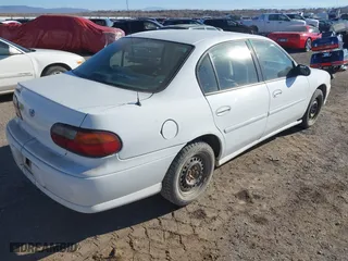 2000 Chevrolet Malibu with VIN 1G1ND52J0Y6147157, listed as a IAAI auction lot 40913024 with 324,735 mi miles. Bid and sale history available at carsss.com. Image 4.
