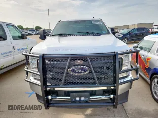 2022 Ford F-250 XL with VIN 1FT7W2BT3NEC38239, listed as a Copart auction lot 63423635 with 104,967 mi miles and Clean title. Bid and sale history available at DreamBid. Image 5.