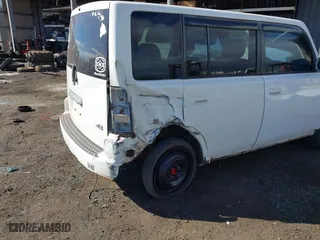 2004 Scion xB with VIN JTLKT324140131210, listed as a IAAI auction lot 40911236 with 177,431 mi miles. Bid and sale history available at carsss.com. Image 6.