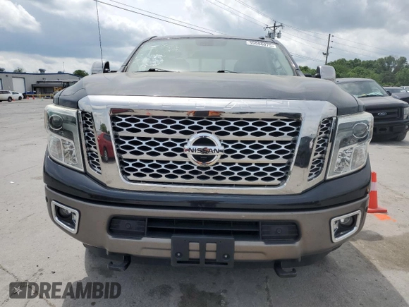 2016 Nissan Titan Platinum Reserve z VIN 1N6BA1F26GN506432, wystawiony jako Copart lot #55596075 z przebiegiem 153 972 mil mil oraz Czysty tytuł • Clean title. Historia ofert i sprzedaży dostępna na DreamBid. Obrazek 5.
