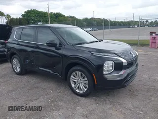 2024 Mitsubishi Outlander ES z VIN JA4J3UA80RZ067000, wystawiony jako IAAI lot #42016132 z przebiegiem 2 666 mil mil oraz . Historia ofert i sprzedaży dostępna na DreamBid. Obrazek 1.