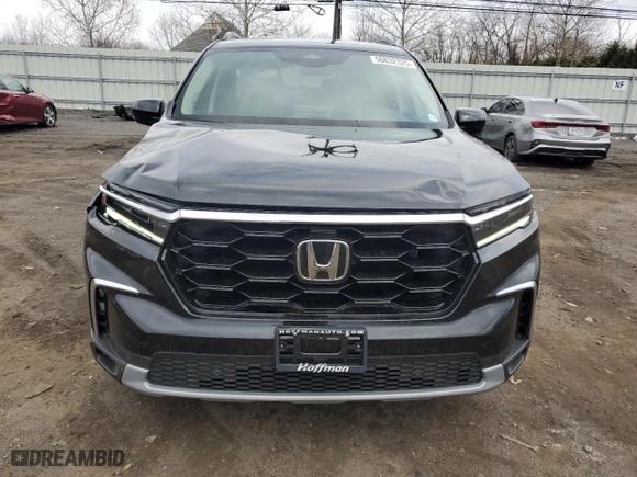 2025 Honda Pilot Touring with VIN 5FNYG1H71SB050822, listed as a Copart auction lot 50832325 with 3,204 mi miles and Salvage Title. Bid and sale history available at carsss.com. Image 5.