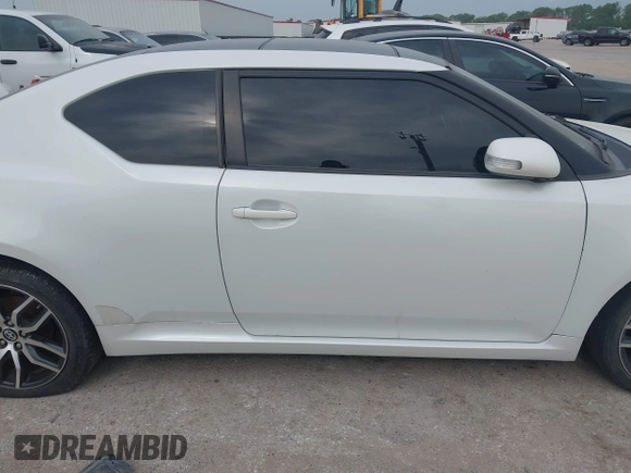 2016 Scion tC with VIN JTKJF5C75GJ016412, listed as a IAAI auction lot 42068497 with 1 mi miles. Bid and sale history available at carsss.com. Image 13.