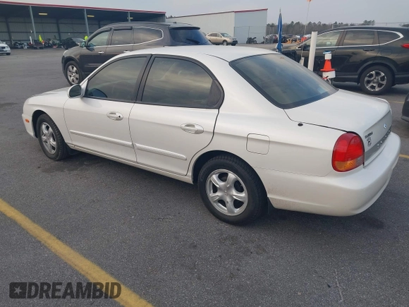 2000 Hyundai Sonata with VIN KMHWF25S3YA327184, listed as a IAAI auction lot 41771540 with 84,783 mi miles. Bid and sale history available at carsss.com. Image 3.