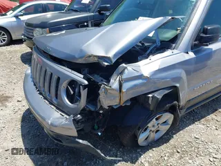 2016 Jeep Patriot Latitude with VIN 1C4NJRFB3GD646779, listed as a IAAI auction lot 42541396 with 135,094 mi miles and . Bid and sale history available at DreamBid. Image 6.