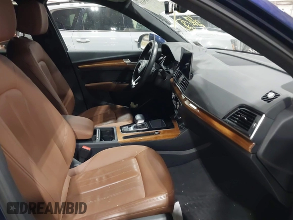 2021 Audi Q5 Premium with VIN WA1AAAFY5M2060669, listed as a IAAI auction lot 41485633 with 31,182 mi miles. Bid and sale history available at carsss.com. Image 5.