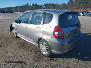 2007 Honda Fit Sport with VIN JHMGD37627S041628, listed as a IAAI auction lot 41102156 with 258,360 mi miles. Bid and sale history available at carsss.com. Image 3.
