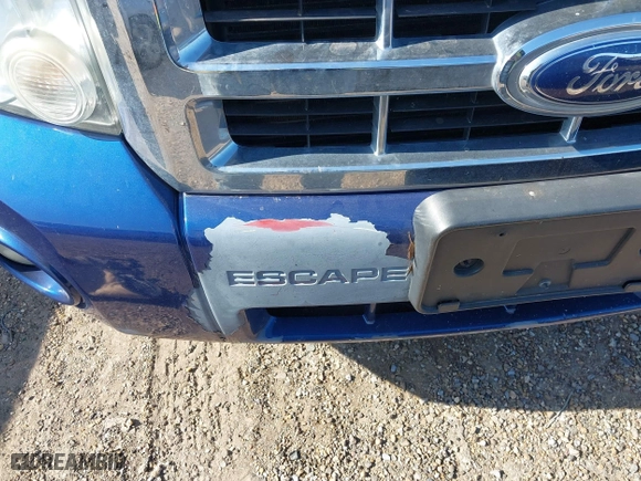 2008 Ford Escape XLT with VIN 1FMCU03188KE00812, listed as a IAAI auction lot 42015999 with 106,111 mi miles. Bid and sale history available at carsss.com. Image 6.