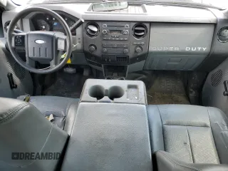 2011 Ford F-250 XL z VIN 1FT7X2BTXBEC51241, wystawiony jako Copart lot #56174055 z przebiegiem 232 259 mil mil oraz Szkody całkowita. Historia ofert i sprzedaży dostępna na DreamBid. Obrazek 8.