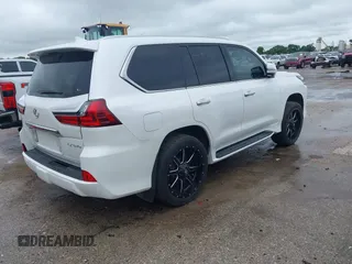 2017 Lexus LX 570 z VIN JTJHY7AX4H4243313, wystawiony jako IAAI lot #41738205 z przebiegiem 88 773 mil mil oraz . Historia ofert i sprzedaży dostępna na DreamBid. Obrazek 4.