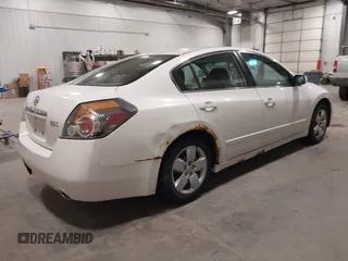 2007 Nissan Altima S with VIN 1N4AL21E07C207441, listed as a IAAI auction lot 42027562 with 170,444 mi miles and . Bid and sale history available at DreamBid. Image 4.