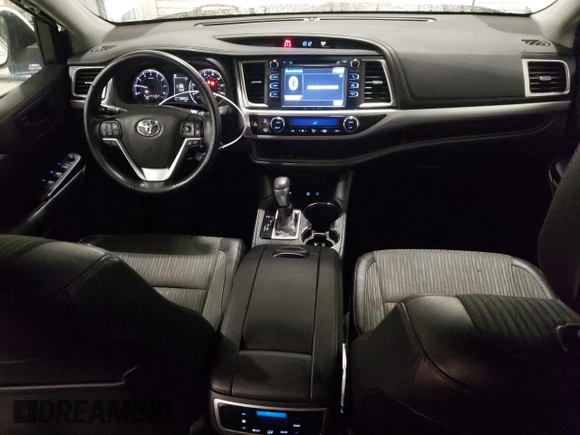 2019 Toyota Highlander LE with VIN 5TDBZRFH7KS737812, listed as a Copart auction lot 42648664 with 42,251 mi miles and Non repairable. Bid and sale history available at DreamBid. Image 8.