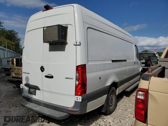 2021 Mercedes-Benz Sprinter Cargo with VIN W1Y4ECHY8MT058906, listed as a Copart auction lot 75736554 with 171,564 mi miles and Salvage Title. Bid and sale history available at carsss.com. Image 3.