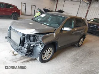 2015 Kia Sorento LX with VIN 5XYKTCA68FG640609, listed as a IAAI auction lot 41902622 with 140,514 mi miles. Bid and sale history available at carsss.com. Image 17.