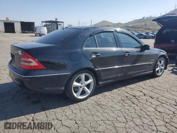 2005 Mercedes-Benz C 230 Kompressor z VIN WDBRF40J55F704686, wystawiony jako Copart lot #54995365 z przebiegiem 247 576 mil mil oraz Szkoda całkowita • Salvage title. Historia ofert i sprzedaży dostępna na DreamBid. Obrazek 3.