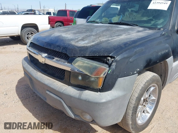 2002 Chevrolet Avalanche z VIN 3GNEC13T22G300623, wystawiony jako IAAI lot #42394549 z przebiegiem 272 961 mil mil oraz . Historia ofert i sprzedaży dostępna na DreamBid. Obrazek 6.