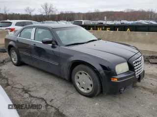 2005 Chrysler 300 with VIN 2C3JA53G35H141126, listed as a Copart auction lot 37165364 with 198,695 mi miles and Salvage Title. Bid and sale history available at carsss.com. Image 4.