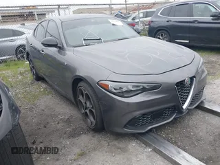 2024 Alfa Romeo Giulia Veloce z VIN ZARFAMBN0R7678524, wystawiony jako IAAI lot #41175032 z przebiegiem 13 332 mil mil oraz . Historia ofert i sprzedaży dostępna na DreamBid. Obrazek 1.